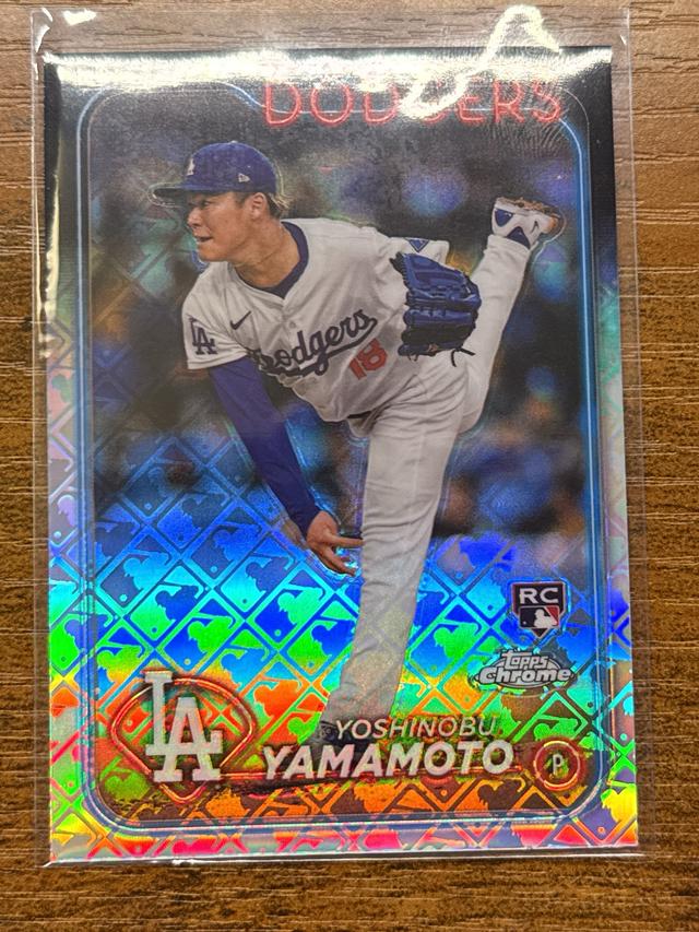 2024 Topps Chrome LogoFractor Yoshinobu Yamamoto ﻿RC #18