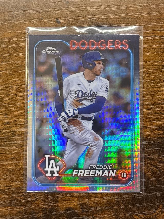 2024 Topps Chrome Freddie Freeman Prism Refractors #4