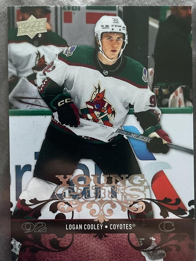 2023-24 Upper Deck Extended Series Hockey Logan Cooley Young Guns #T-35