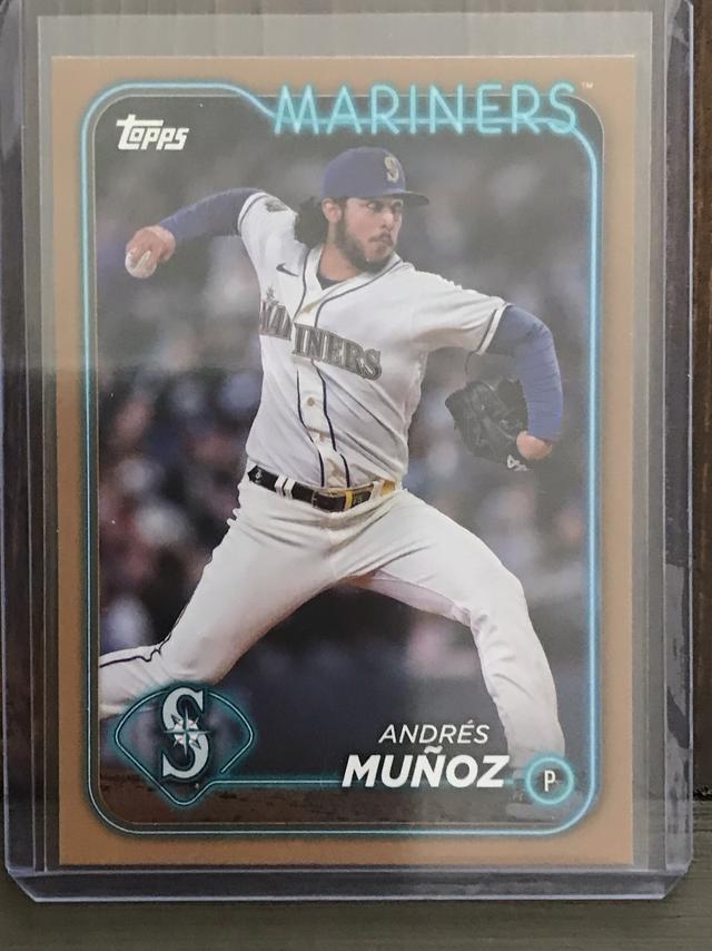 2024 Topps Series 2 Andrés Muñoz BASE SET Gold /2024 #488