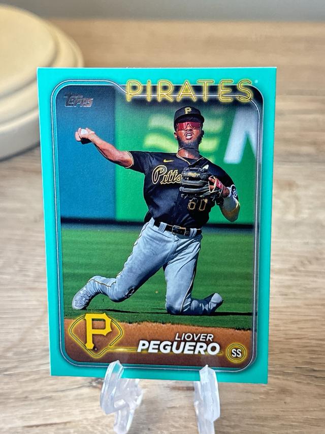 2024 Topps Series 2 Liover Peguero BASE SET Aqua #542