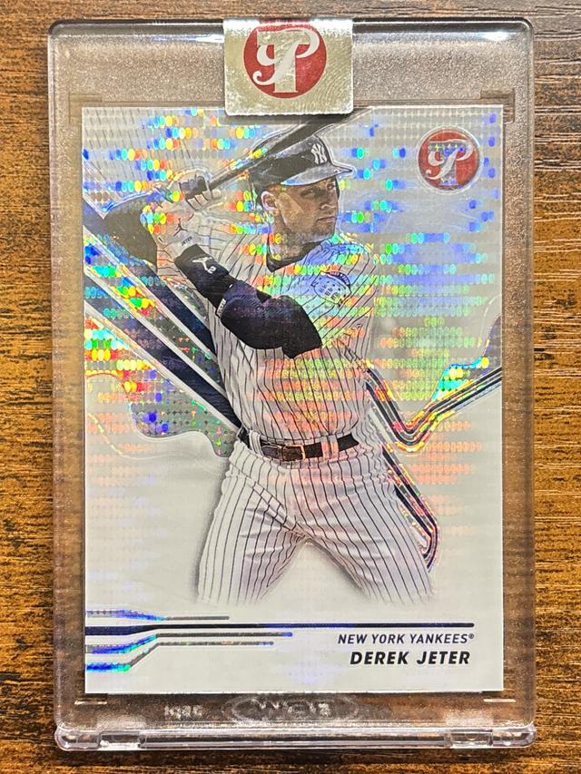 2024 Topps Pristine Derek Jeter ﻿Refractor #147 Pulsar Yankees HOF Encased