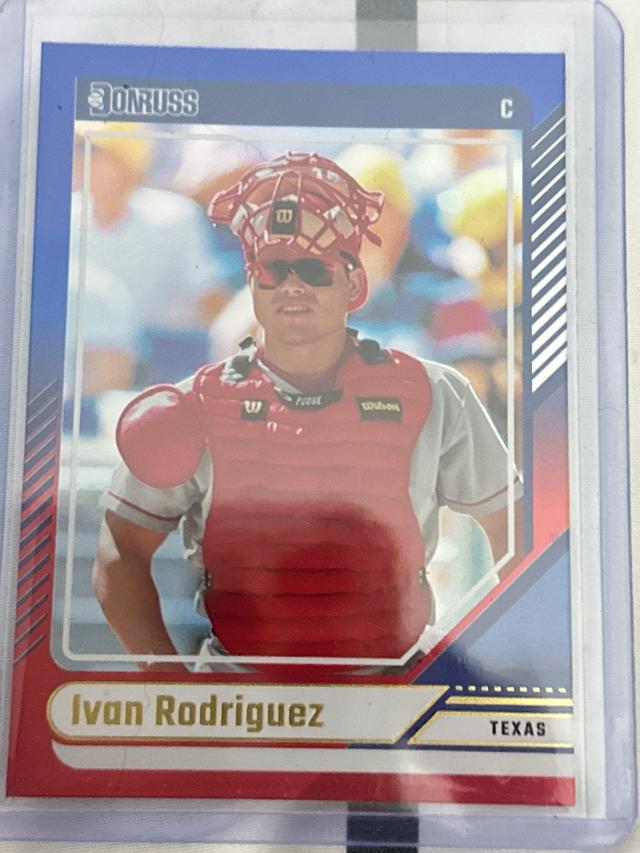 2024 Donruss Ivan Rodriguez ﻿Base Red and Blue #35