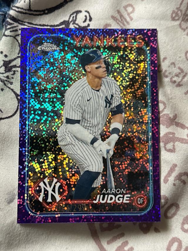 2024 Topps Chrome Aaron Judge ﻿Base Set Purple Speckle Refractors /299 #50