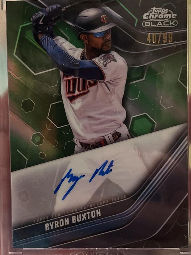 2023 Topps Chrome Black Byron Buxton AUTOGRAPH CARDS Green Refractor /99 #CBA-BB