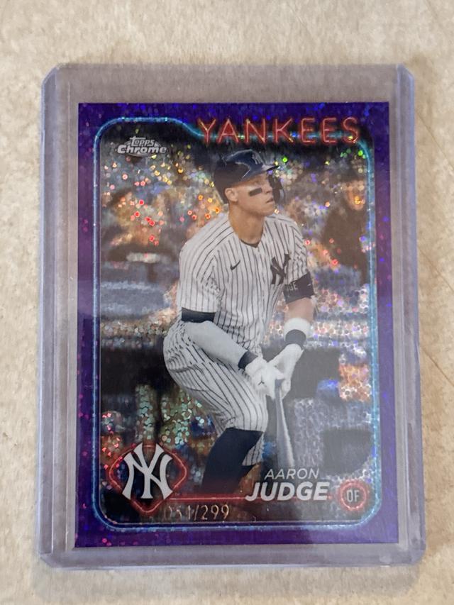 2024 Topps Chrome Aaron Judge ﻿Base Set Purple Speckle Refractors /299 #50