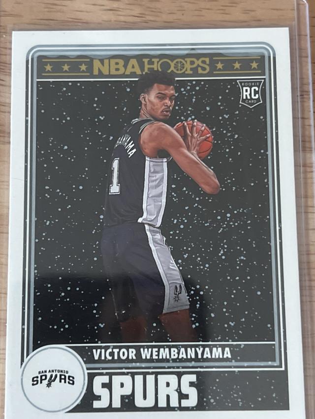 2023-24 Panini NBA Hoops Victor Wembanyama Base Set Winter #298