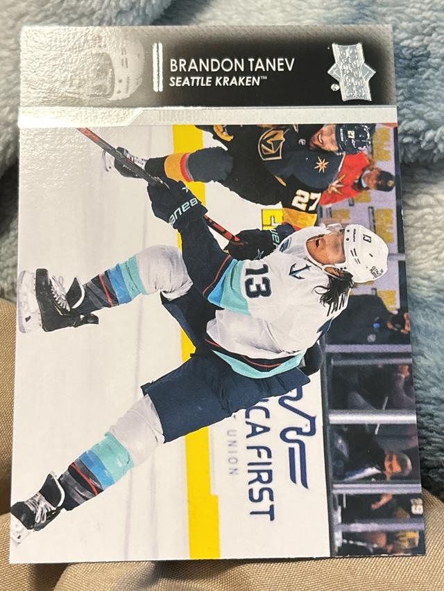 2021-22 Upper Deck Extended Series Brandon Tanev Base Set #681