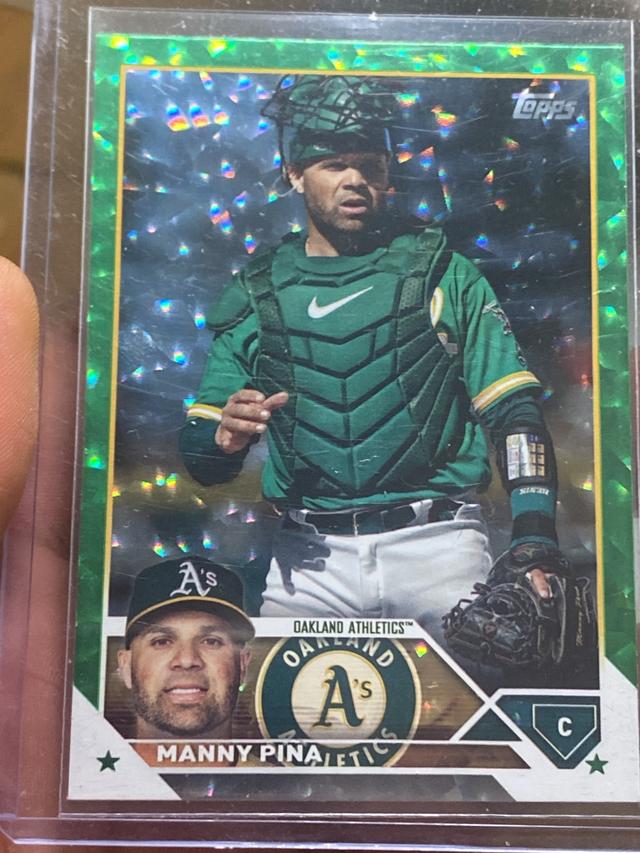 2023 Topps Update Series Manny Piña Green Foil board Parallel /499 #US127