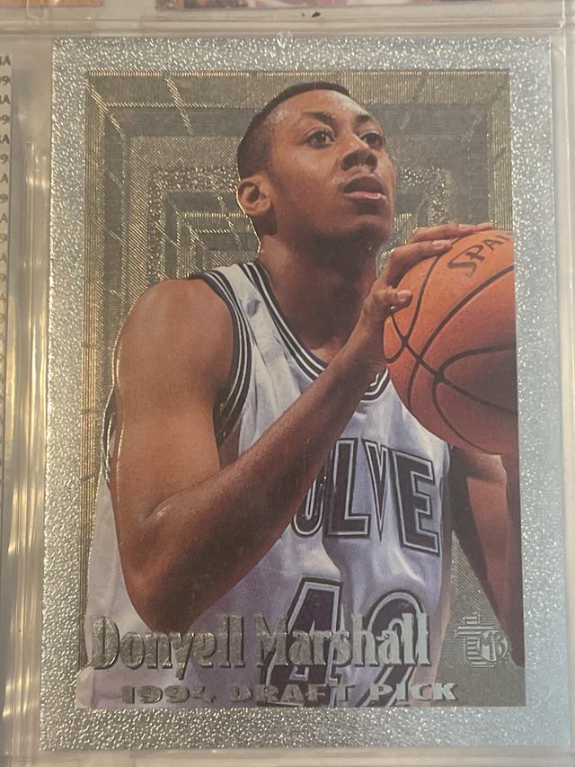 1994-95 Topps Embossed Donyell Marshall Foilboard #104