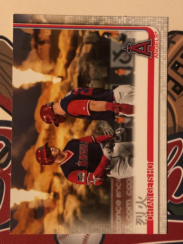 2019 Topps Series 2 烈火 Ohtani Gets Hot Base Set #367