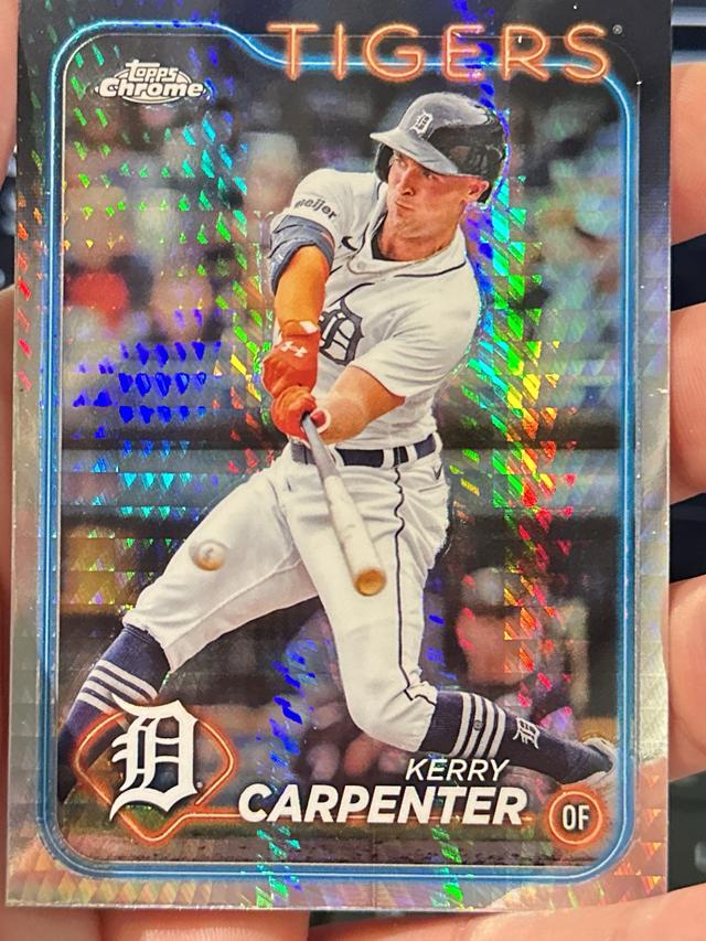 2024 Topps Chrome Kerry Carpenter ﻿Base Set Prism Refractors #196