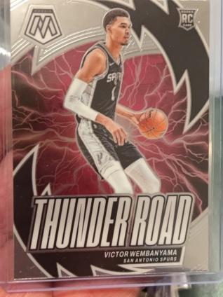 2023-24 Panini Mosaic Victor Wembanyama Thunder Road #8