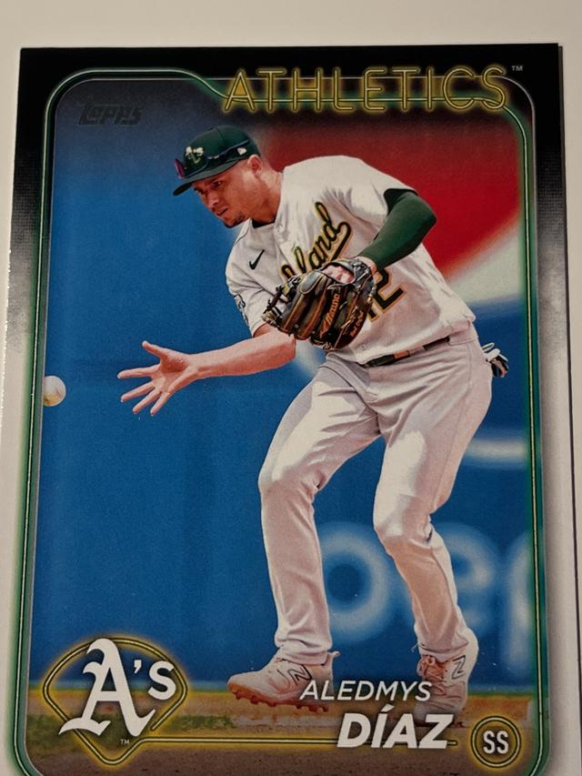 2024 Topps Series 2 Aledmys Díaz BASE SET #586