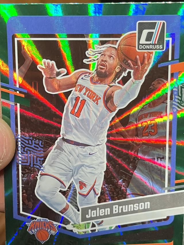 2023-24 Donruss Jalen Brunson ﻿Base Set Green Laser Holo #189