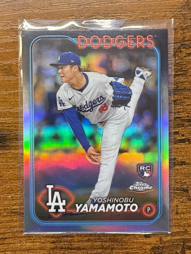 2024 Topps Chrome Yoshinobu Yamamoto Refractor RC Dodgers #18