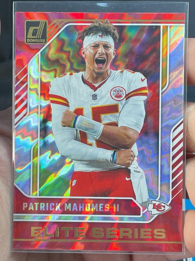 2024 Donruss Elite Patrick Mahomes II LombardiBound #16