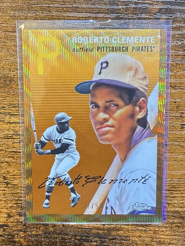 2023 Topps Chrome Platinum '54 Roberto Clemente Gold Wave Refractor /50 #421 HOF