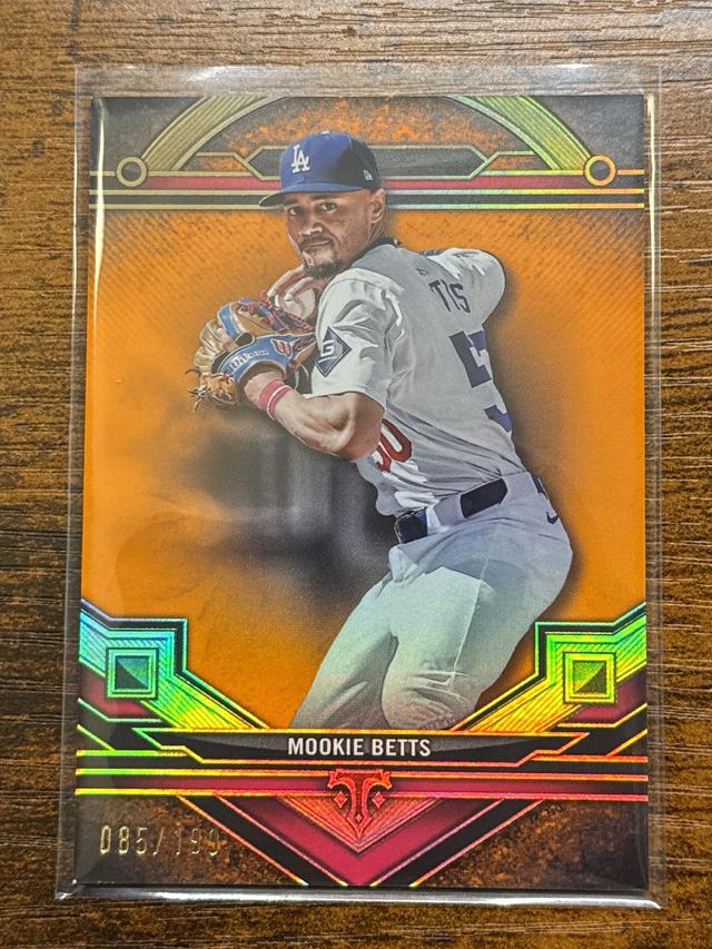 2024 Topps Triple Threads Mookie Betts Amber /199 #180 Dodgers