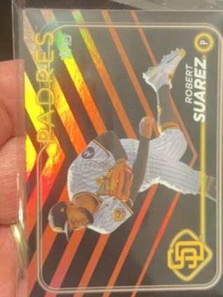 2024 Topps Update Series Robert Suarez ﻿Base Set Holiday #US298