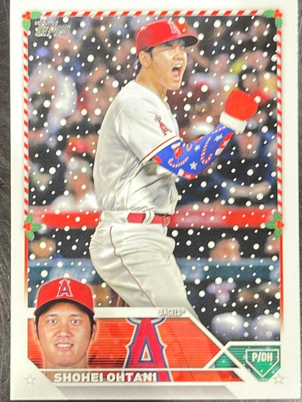 2023 Topps Holiday Shohei Ohtani RARE HOLIDAY VARIATION SHORT PRINTS Rare #H17