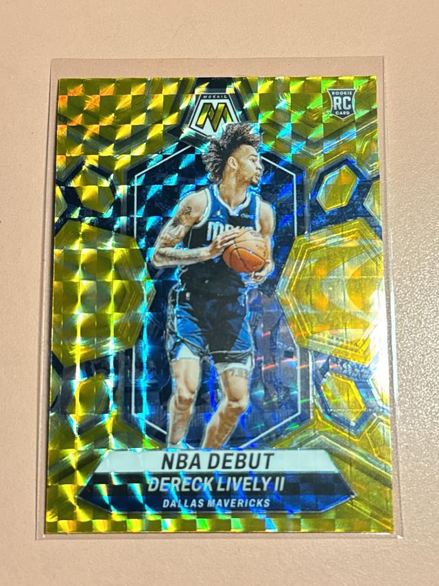 2023-24 Panini Mosaic Dereck Lively II NBA Debut Reactive Yellow #265