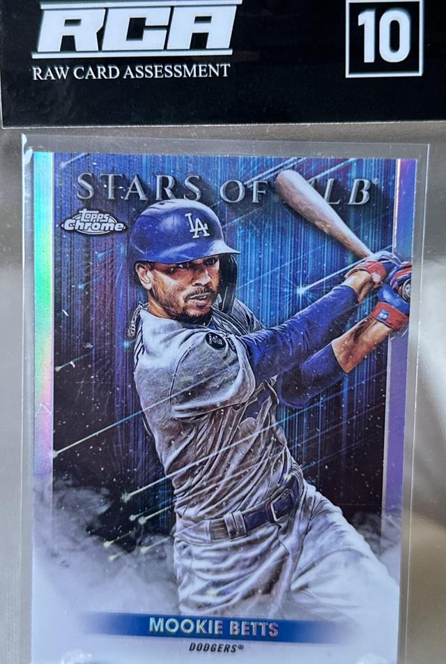 2022 Topps Series 1 Mookie Betts STARS OF MLB CHROME VARIATION #SMLBC-9