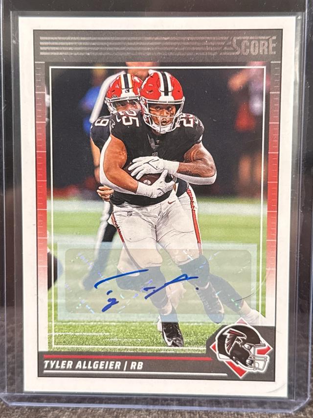 2024 Score Football Tyler Allgeier Base Signatures #10 Atlanta Falcons