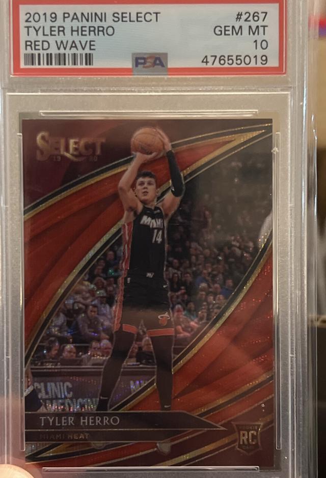 2019-20 Panini Select Basketball Tyler Herro PSA 10.0 Base Courtside Set #267