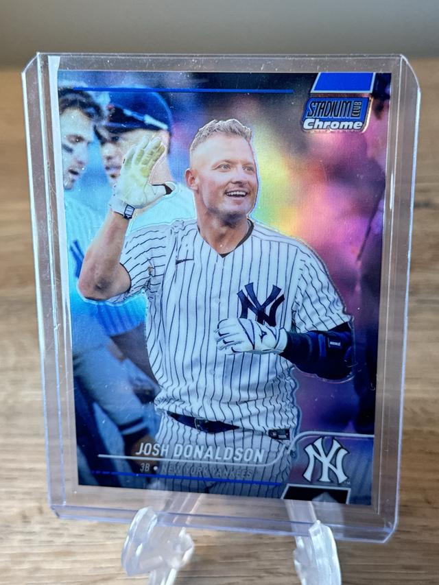 2022 Topps Stadium Club Chrome Josh Donaldson BASE SET Blue Refractors /199 #14