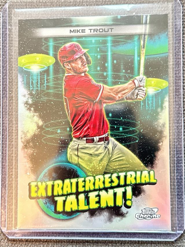 2023 Cosmic Chrome Mike Trout EXTRATERRESTRIAL TALENT #ET-11