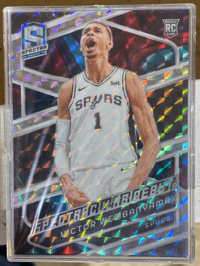 2023-24 Panini Spectra Victor Wembanyama Interstellar /99 #195