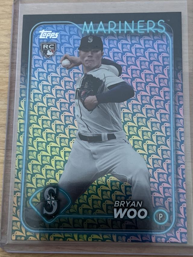 2024 Topps Series 1 Bryan Woo BASE CARD SET Holiday #12