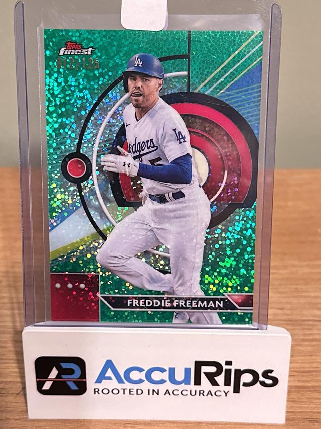 2023 Topps Finest Freddie Freeman Base Set Green Speckle /125 #54