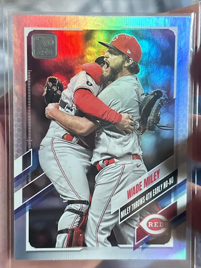 2021 Topps Update Wade Miley BASE SET Rainbow Foil #US36