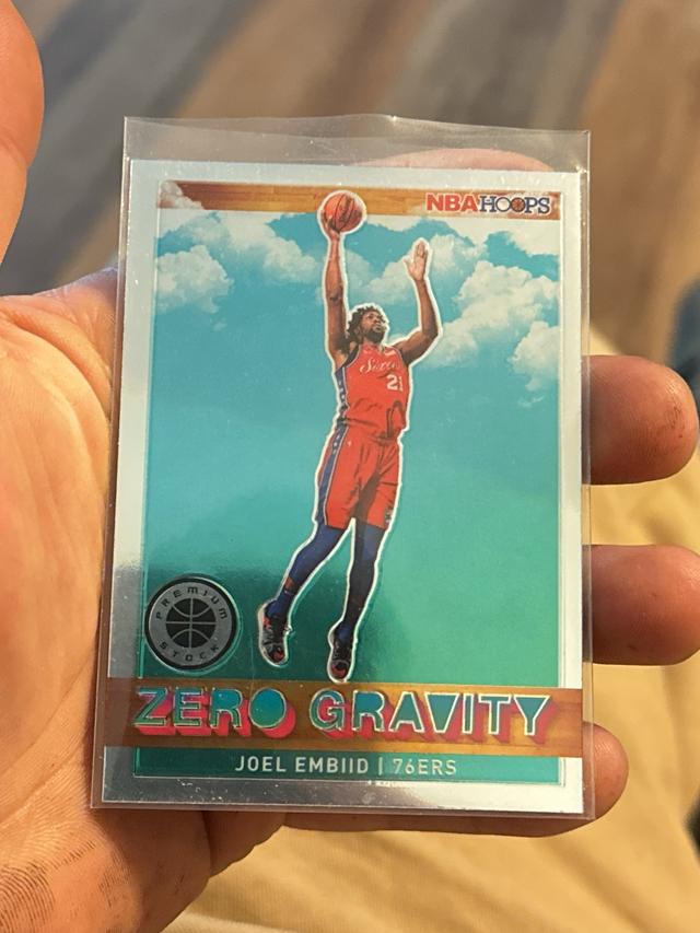 2019-20 Panini Hoops Premium Stock Joel Embiid Zero Gravity Set #19