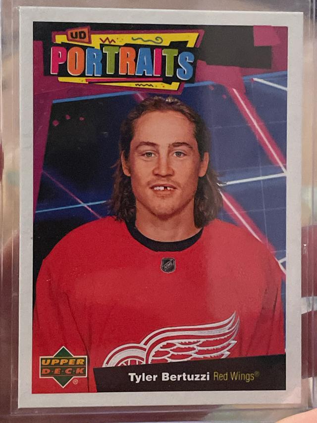 2020-21 Upper Deck Series 1 Tyler Bertuzzi Portraits Set #P-7