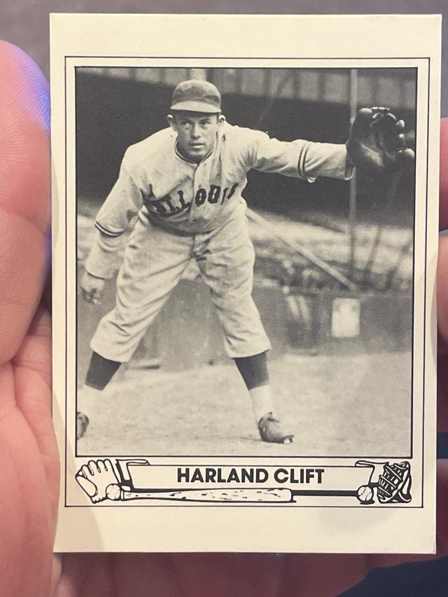 1983 TCMA 1943 Play Ball Harland Clift ﻿Base #15