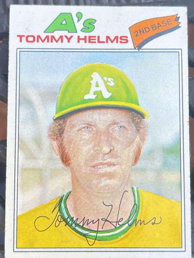 1977 Topps Tommy Helms 1977 Topps Baseball Set #402