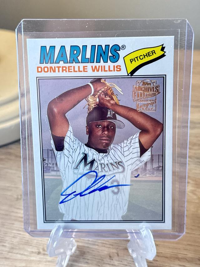 2023 Topps Archives Dontrelle Willis Fan Favorites Autographs Checklist #77FF-DW