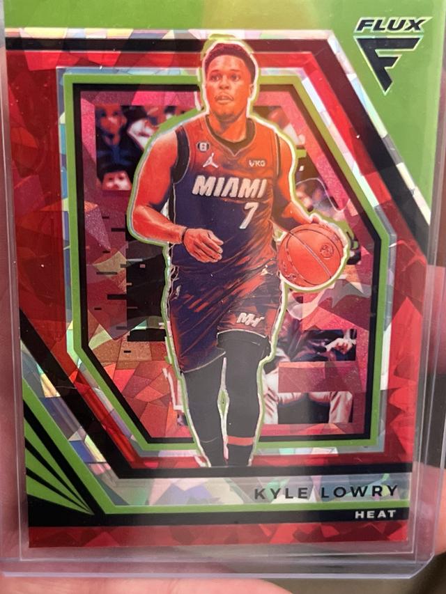 2022-23 Panini Flux Kyle Lowry Base Set Red Cracked Ice #50