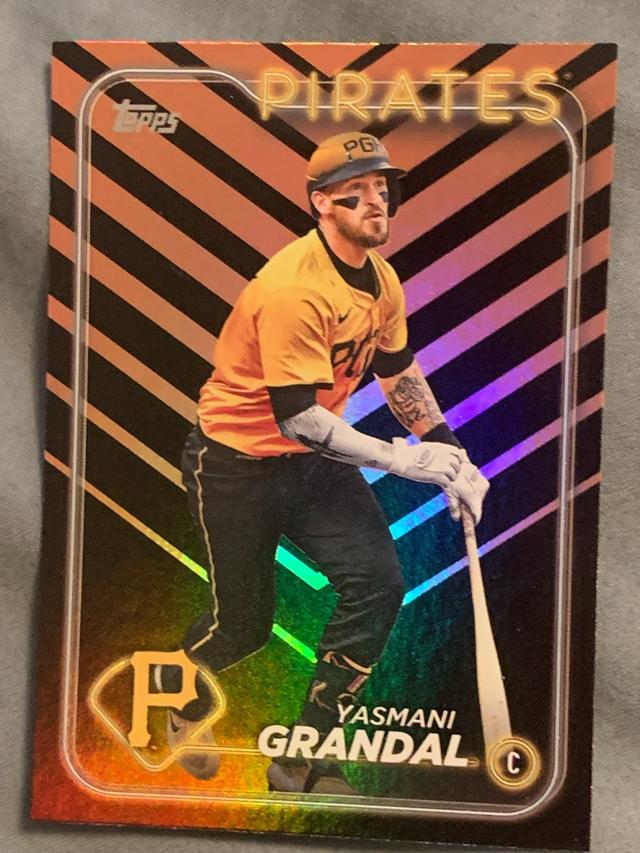 2024 Topps Update Series Yasmani Grandal ﻿Base Set Holiday #US333