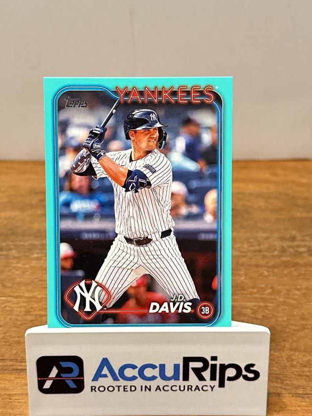 2024 Topps Update Series J.D. Davis ﻿Base Set Aqua #US231