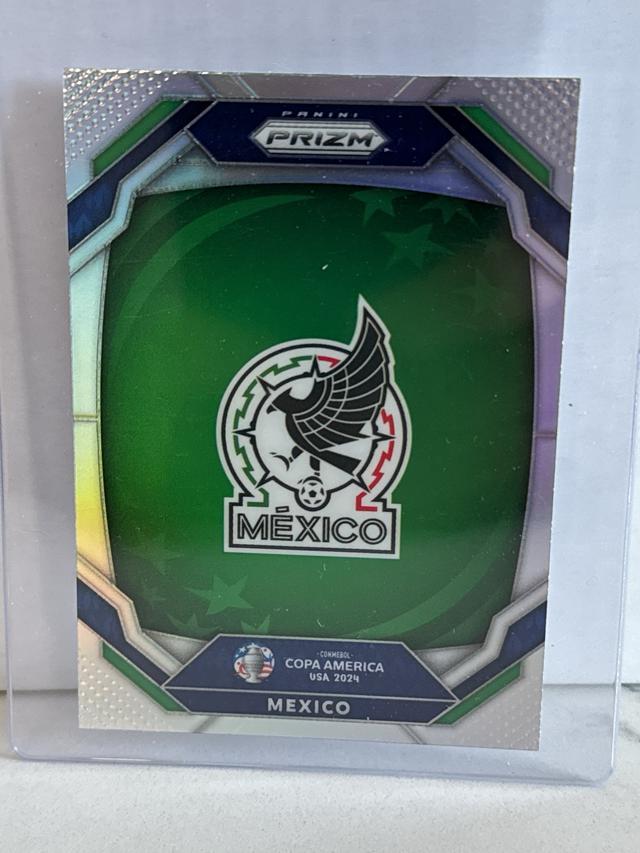 2024 Panini Prizm Copa America Mexico Team Badges #12