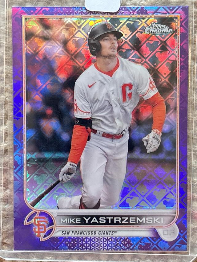 2022 Topps Chrome Mike Yastrzemski ﻿Base Set Purple Refractors /250 #18