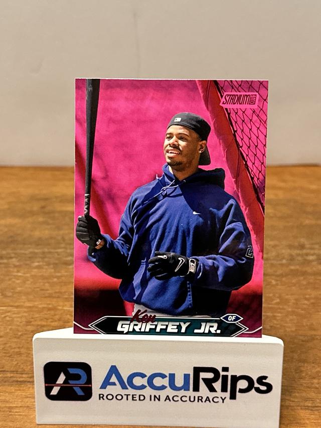 2024 Topps Stadium Club Ken Griffey Jr. ﻿Base Set Pink Foil #270