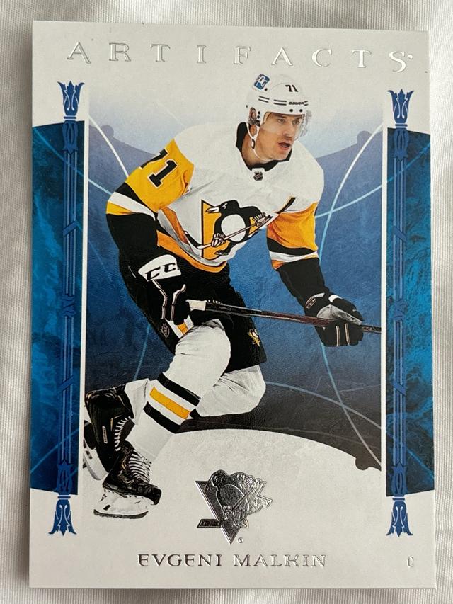 2022-23 Upper Deck Artifacts Evgeni Malkin Base Set #18