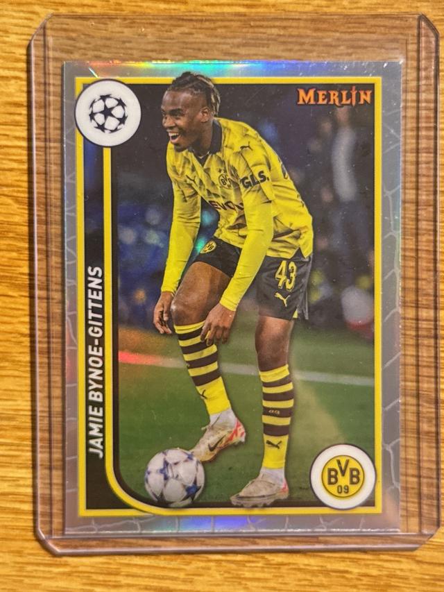 2023-24 Topps Merlin UEFA Jamie Bynoe-Gittens ﻿Base Set Refractors #25