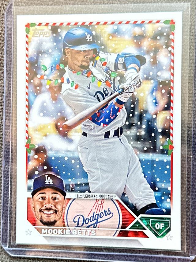 2023 Topps Holiday Mookie Betts RARE HOLIDAY VARIATION SHORT PRINTS Rare #H57