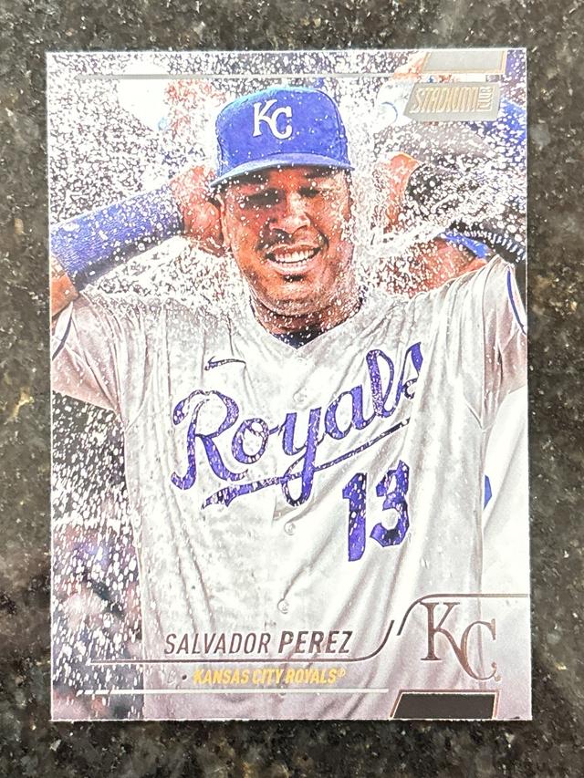 2022 Topps Stadium Club Salvador Perez BASE SET #69